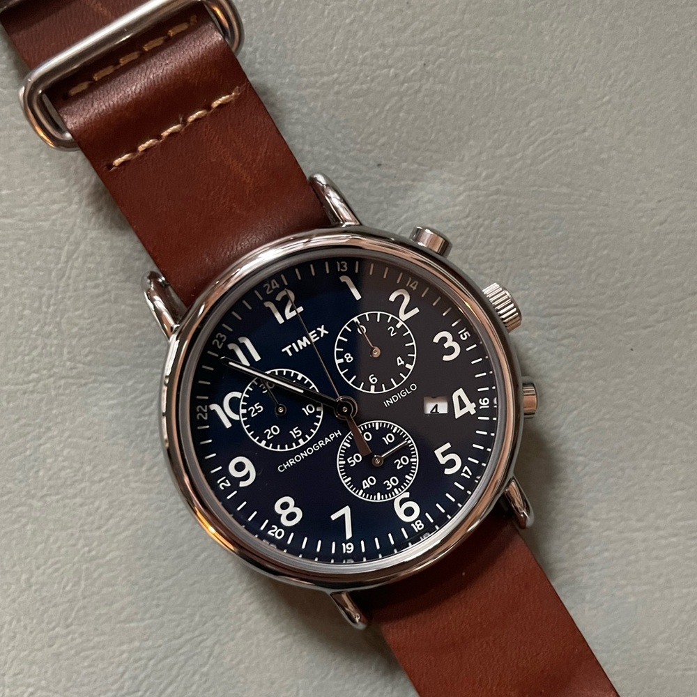 Timex Weekender Watch w/blue face

***Dead battery***
